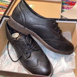 Black oxford flat